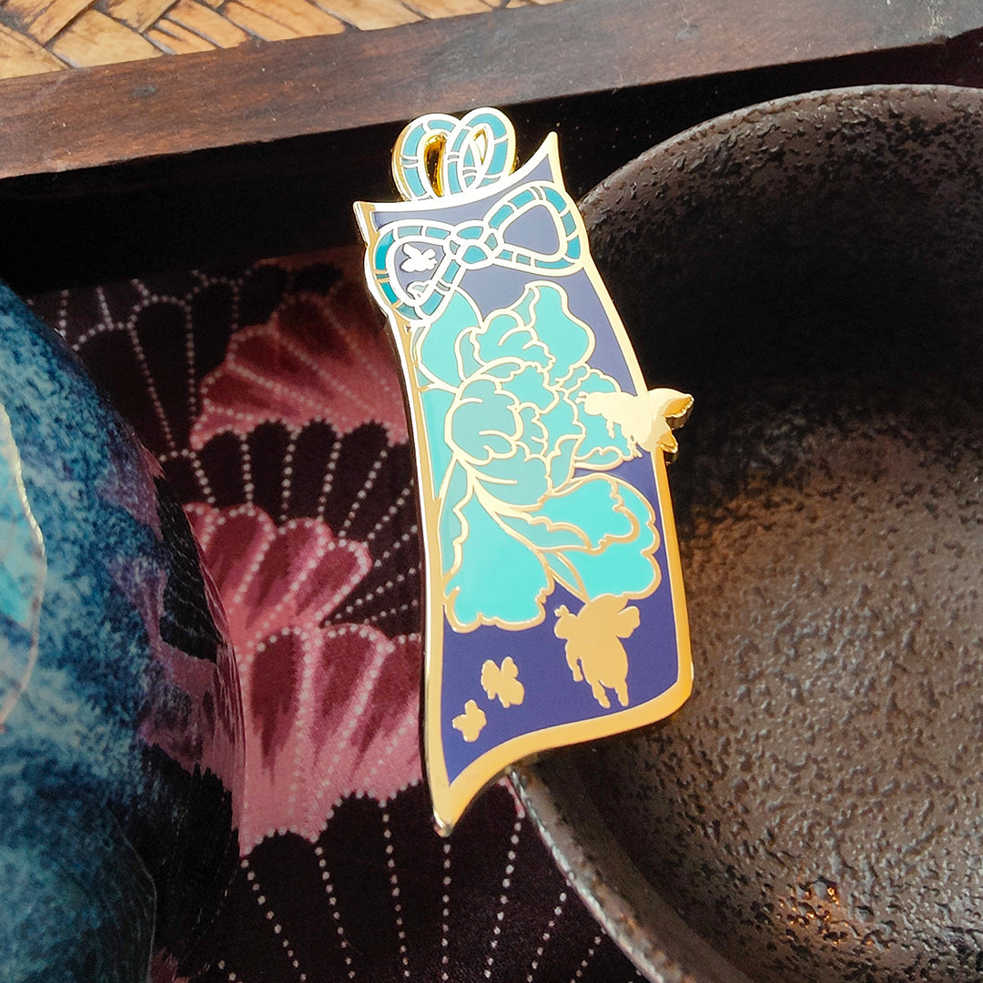 Bee-You Charm Blue + Glitter