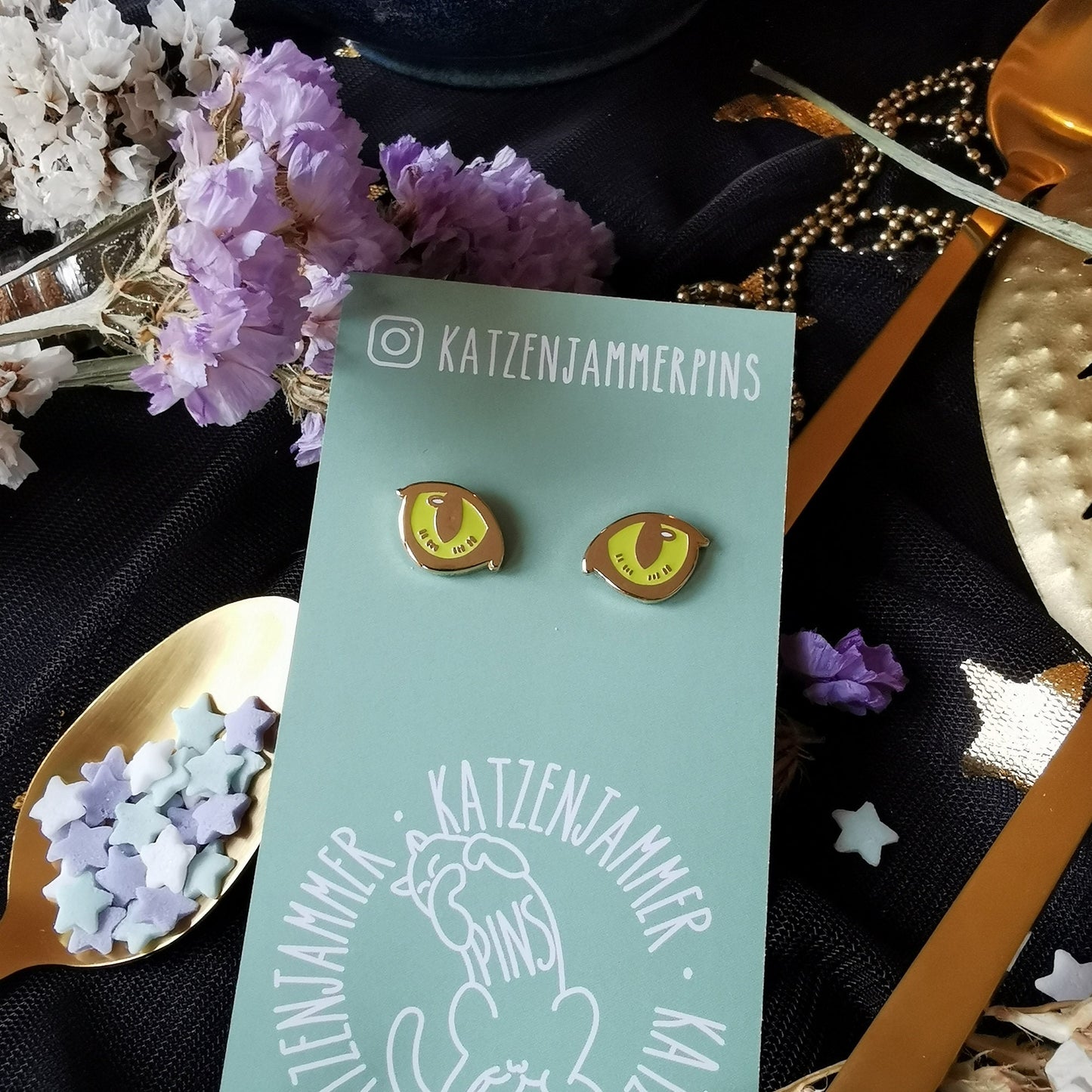 Cat Eyes Yokai: Glow in the dark