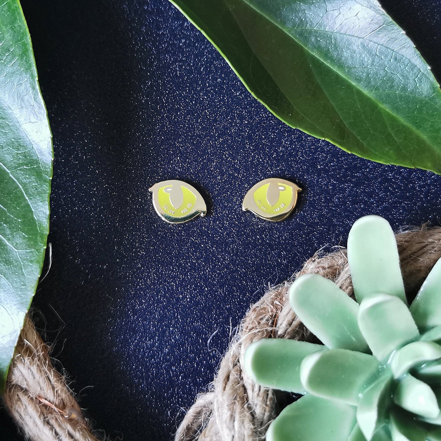 Cat Eyes Yokai: Glow in the dark