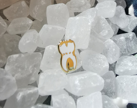 Tooth in White - Hard Enamel Mini-Pin - Gold